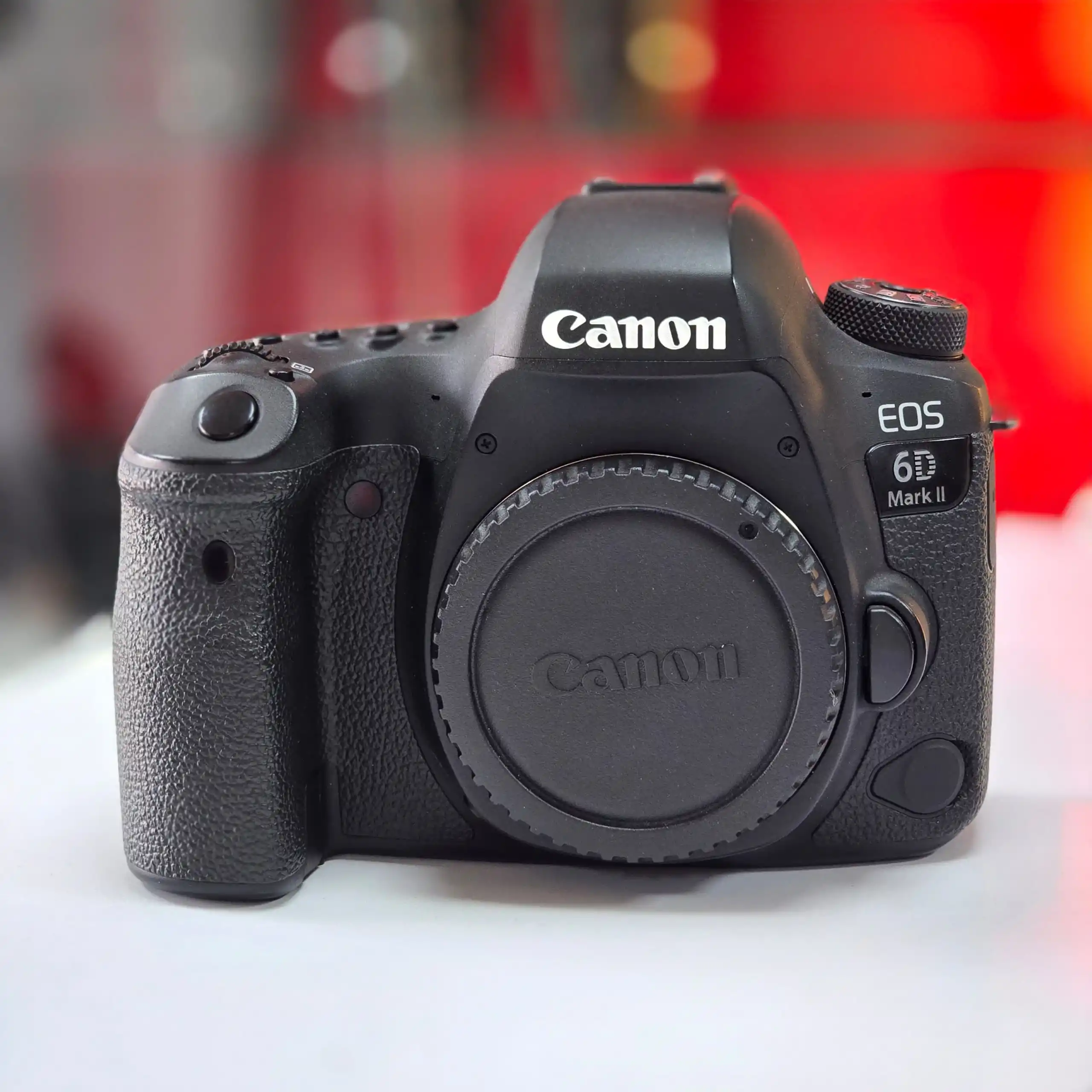 دوربین حرفه‌ای کانن | Canon 6D Mark II Body دست دو